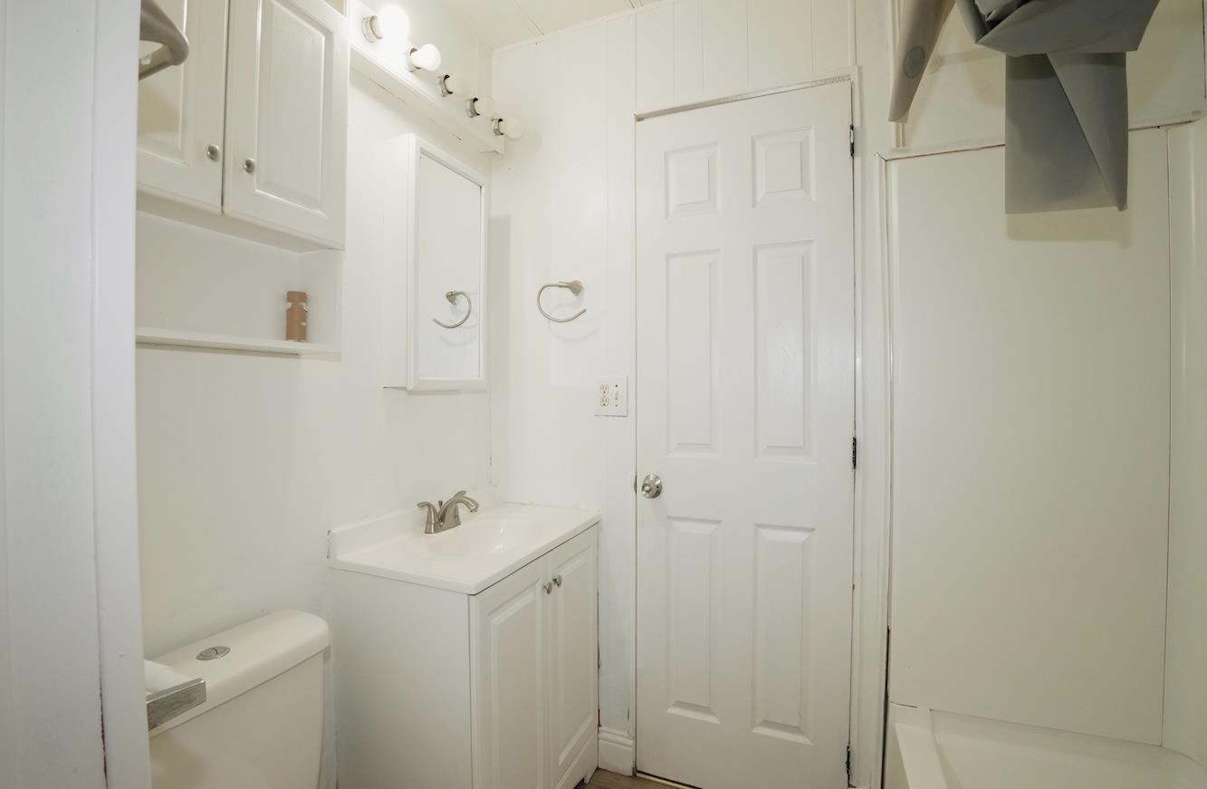 2317 S Chestnut Ave #SPC 8, Fresno, CA 93725