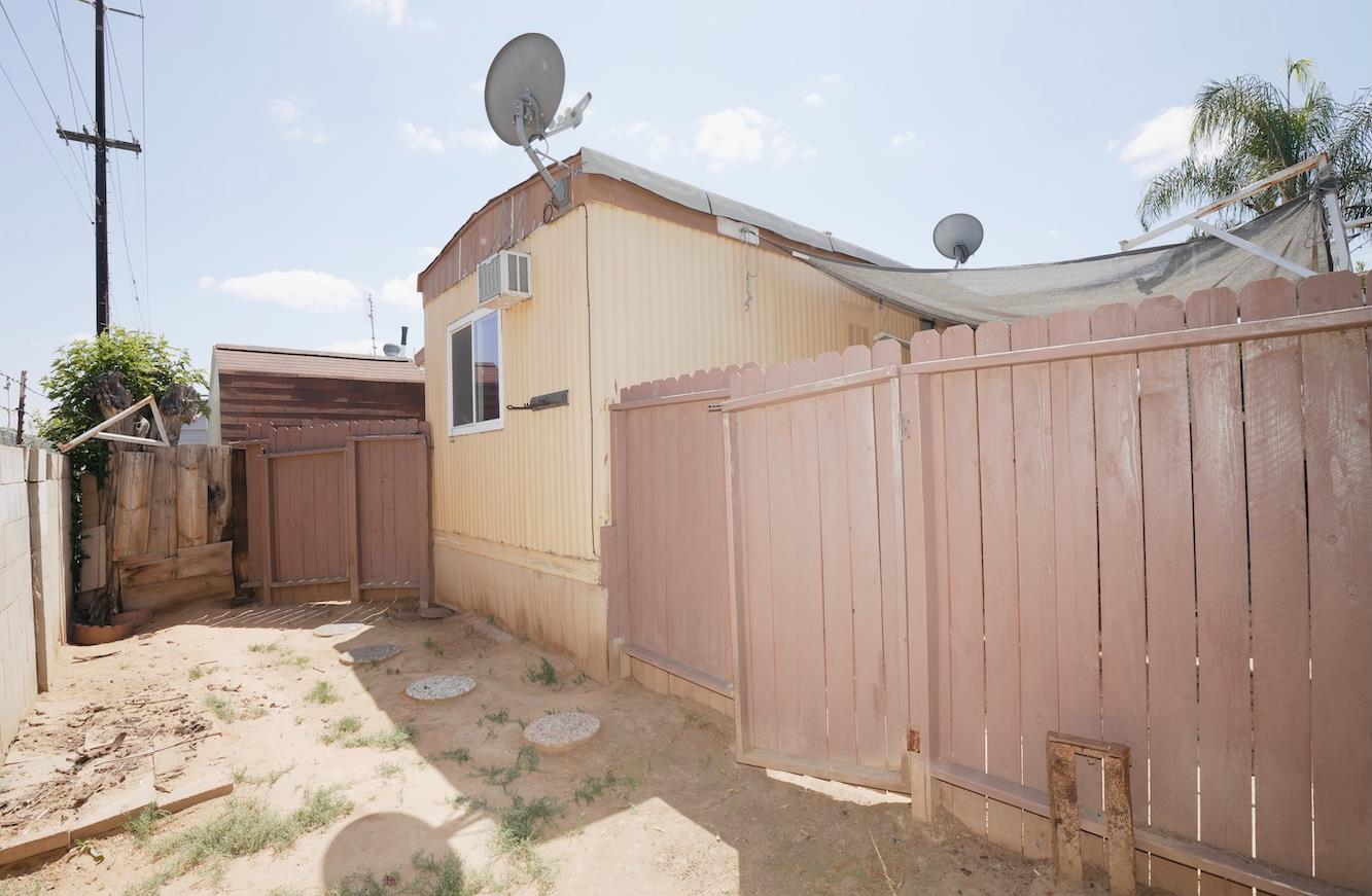 2317 S Chestnut Ave #SPC 8, Fresno, CA 93725
