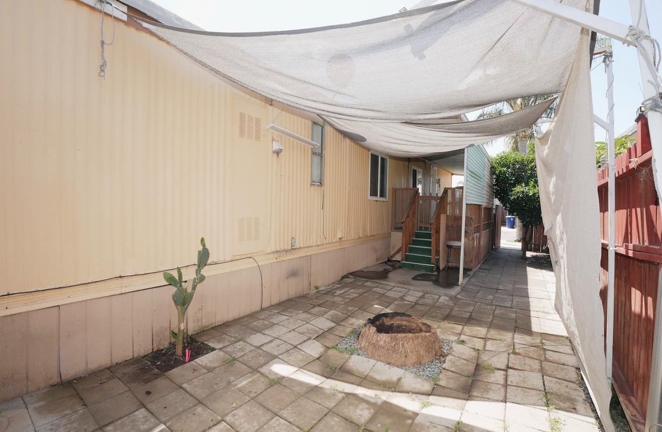 2317 S Chestnut Ave #SPC 8, Fresno, CA 93725