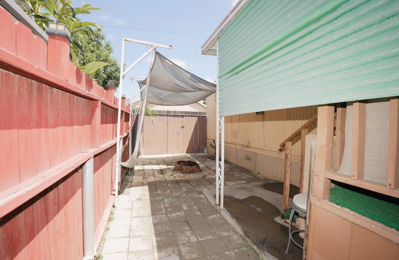 2317 S Chestnut Ave #SPC 8, Fresno, CA 93725