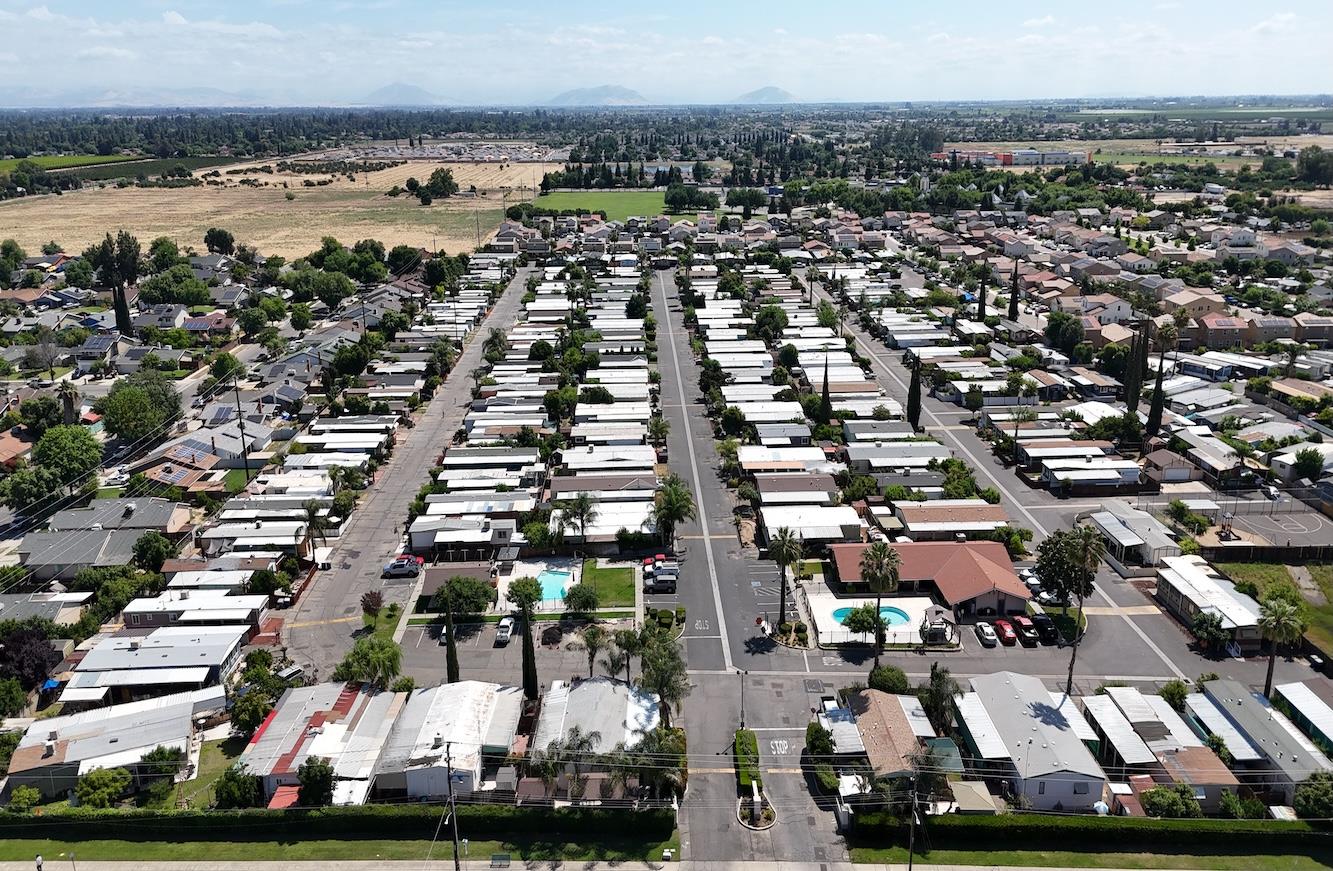 2317 S Chestnut Ave #SPC 8, Fresno, CA 93725