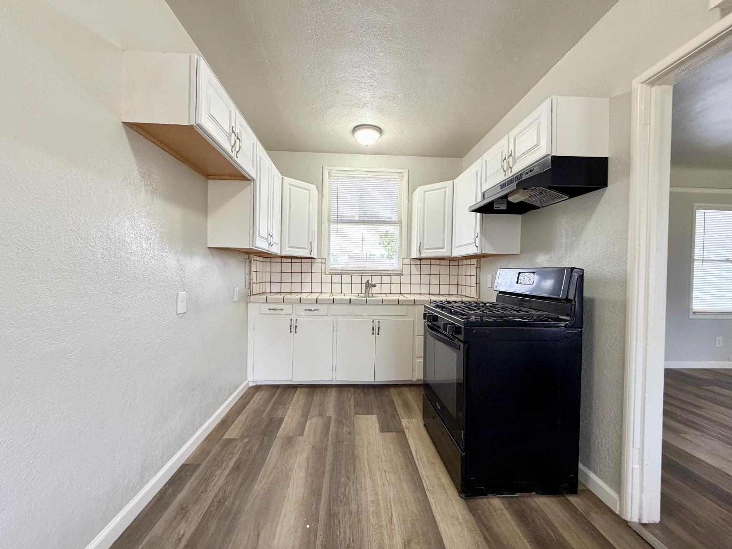 1336 W Fountain Way, Fresno, CA 93705