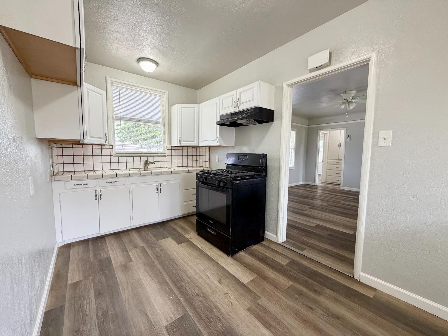 1336 W Fountain Way, Fresno, CA 93705