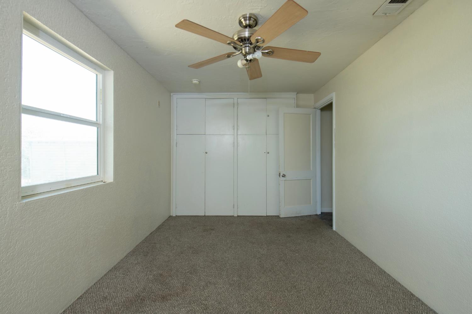2319 E Vassar Ave, Fresno, CA 93703