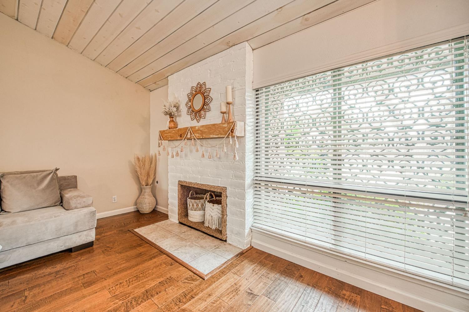 5052 N Wishon Ave #C, Fresno, CA 93704