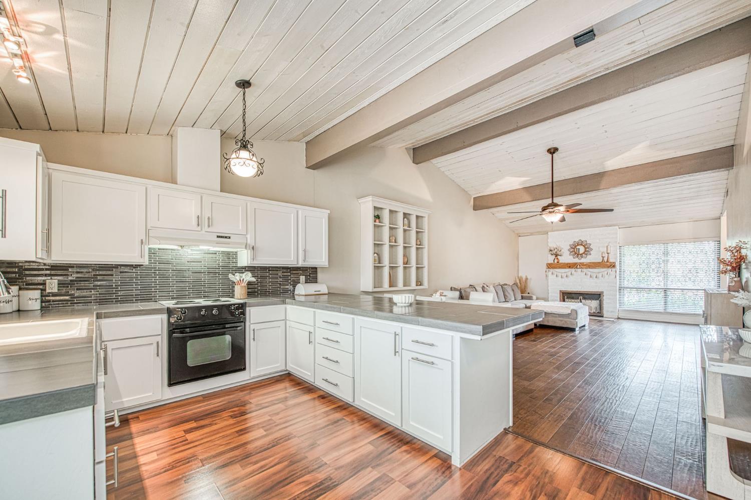 5052 N Wishon Ave #C, Fresno, CA 93704