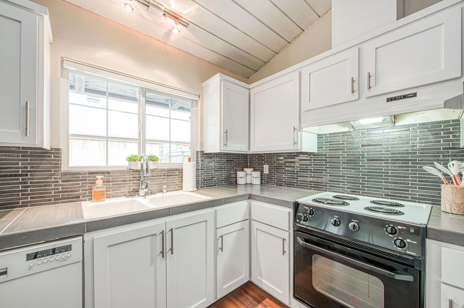 5052 N Wishon Ave #C, Fresno, CA 93704