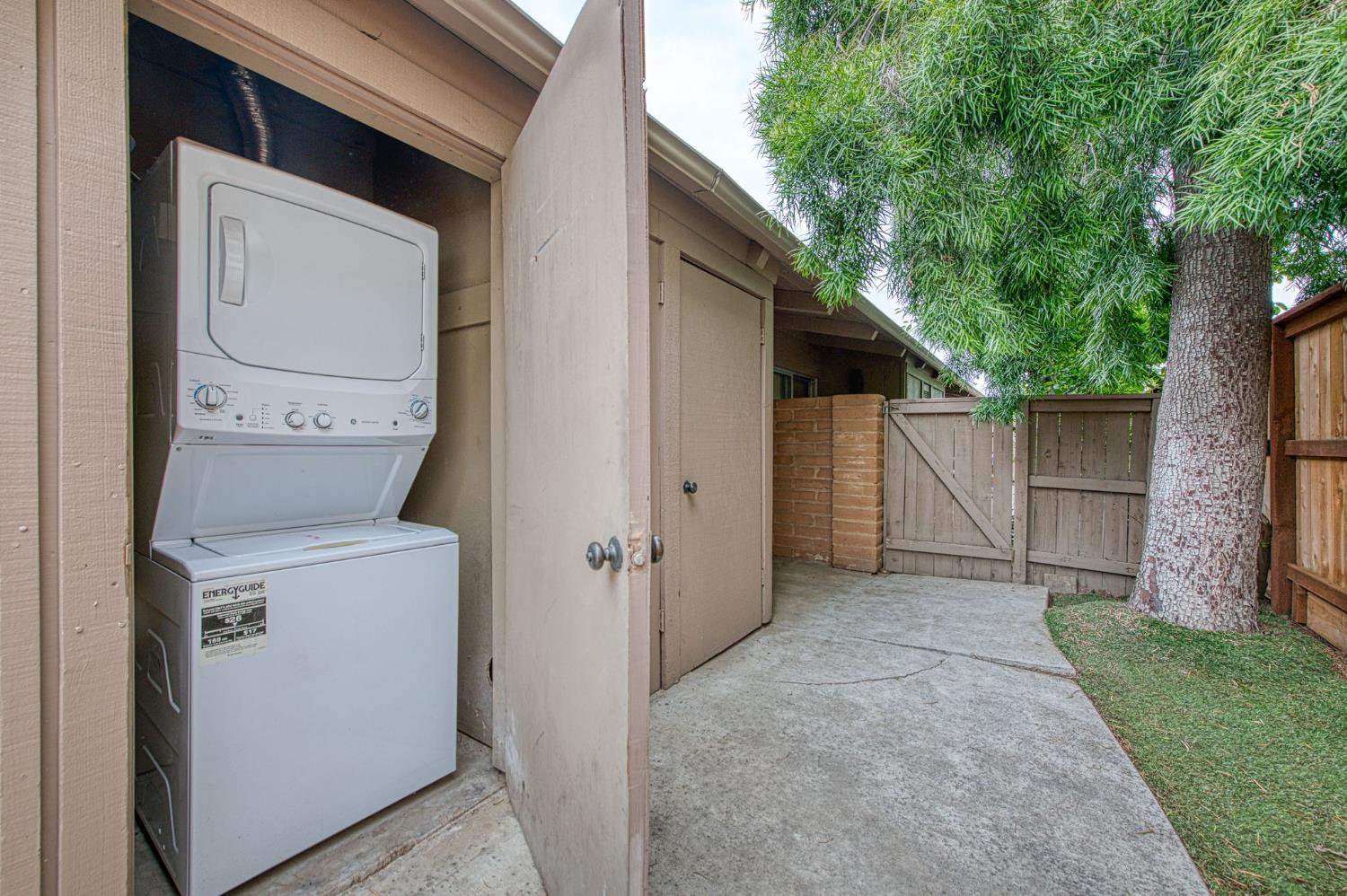 5052 N Wishon Ave #C, Fresno, CA 93704