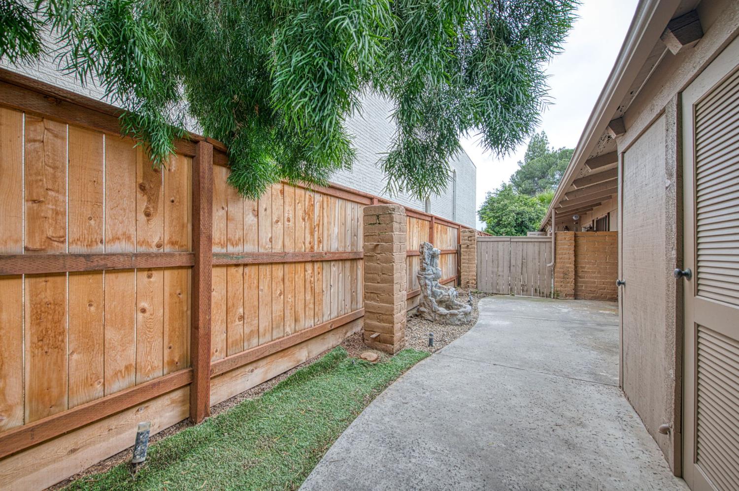 5052 N Wishon Ave #C, Fresno, CA 93704