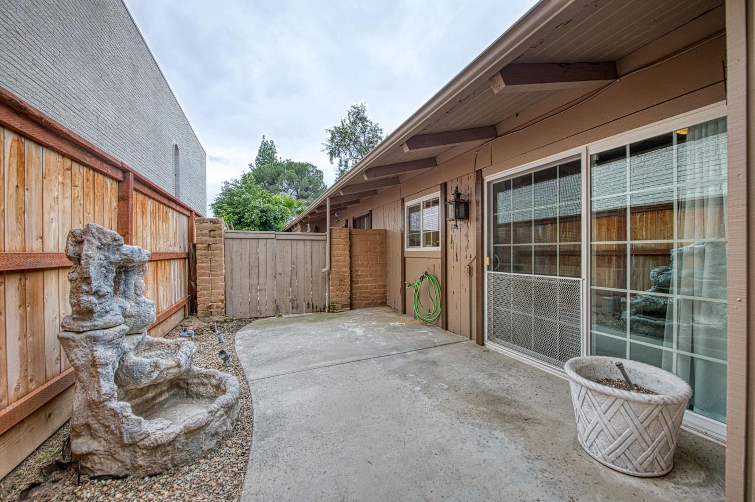 5052 N Wishon Ave #C, Fresno, CA 93704