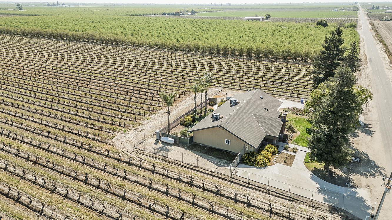5290 N Bishop Ave, Fresno, CA 93723