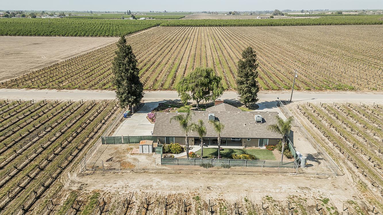 5290 N Bishop Ave, Fresno, CA 93723