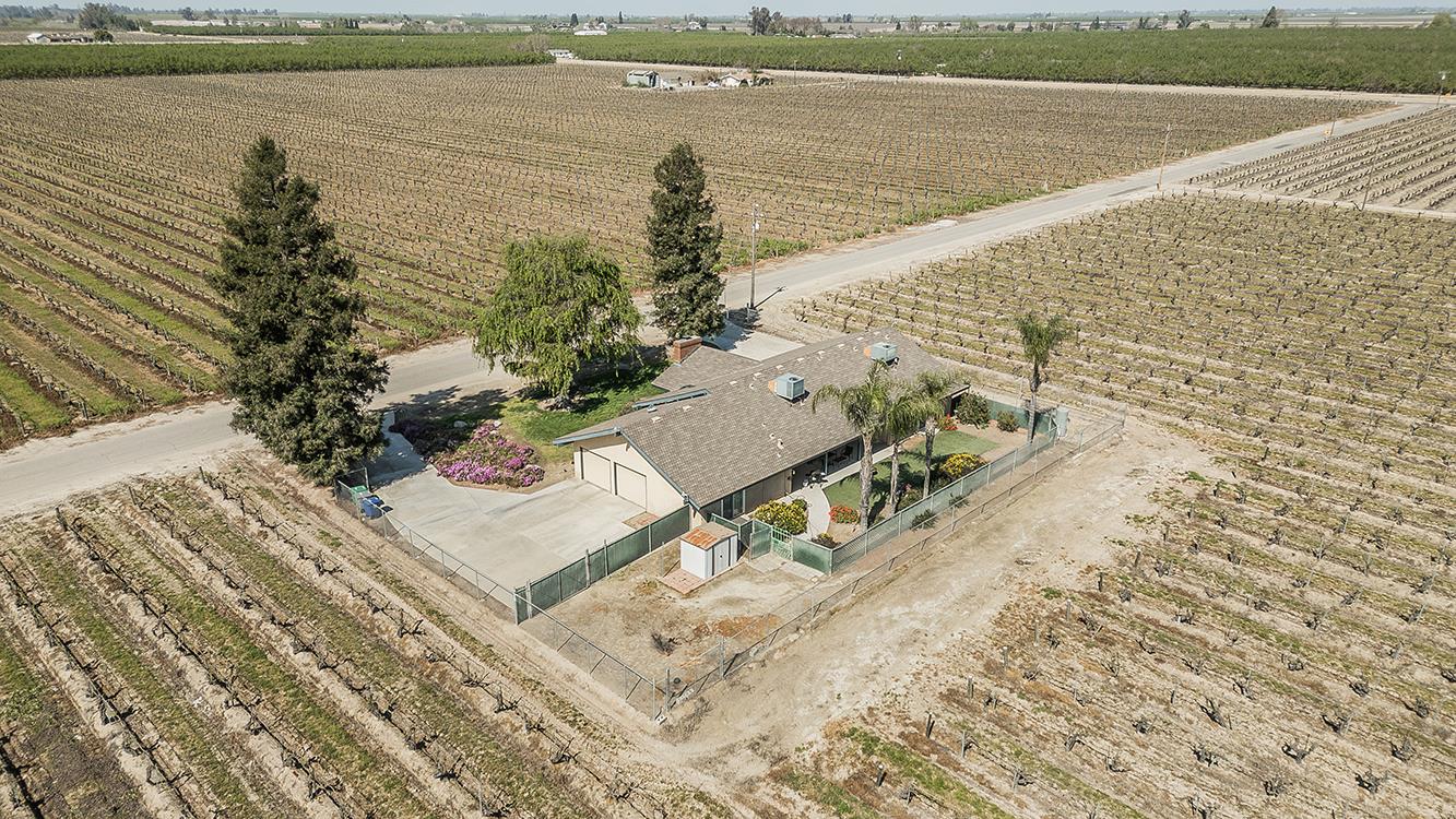 5290 N Bishop Ave, Fresno, CA 93723