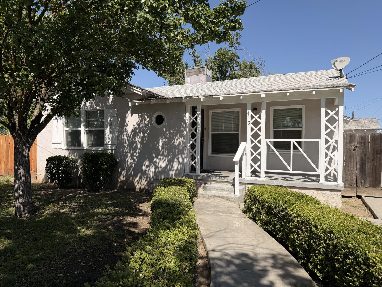 713 W 4Th St, Madera, CA 93637