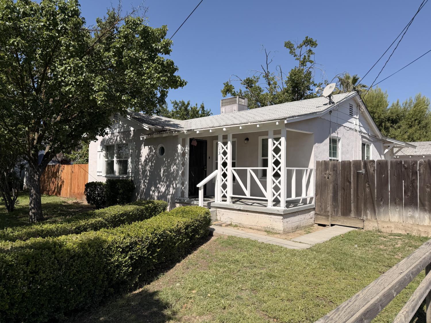 713 W 4Th St, Madera, CA 93637