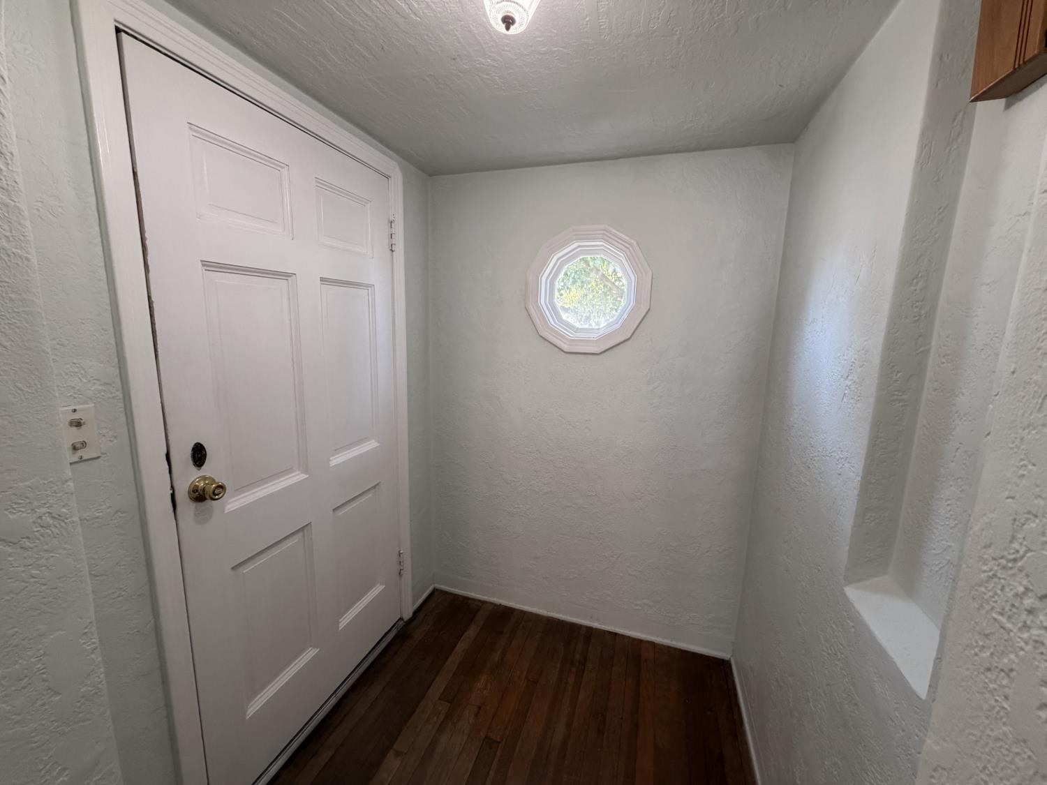 713 W 4Th St, Madera, CA 93637