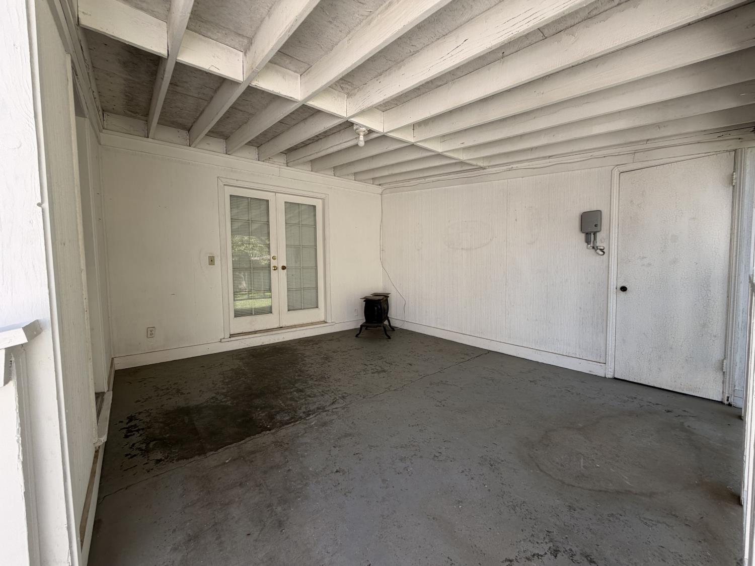 713 W 4Th St, Madera, CA 93637