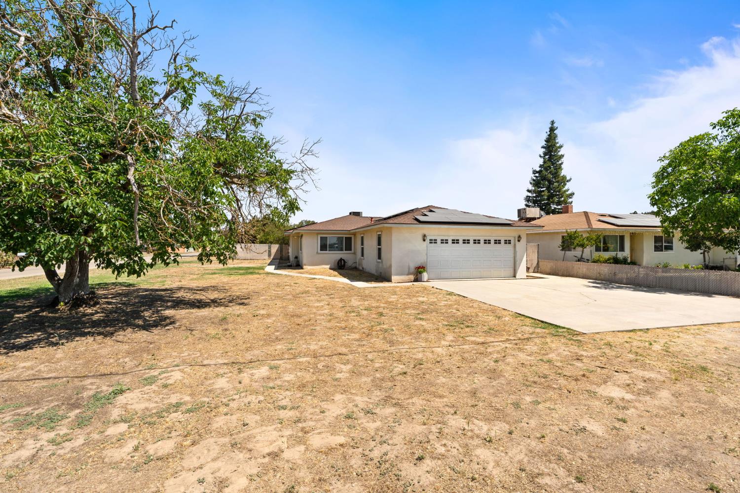 6220 S Clara Ave, Fresno, CA 93706