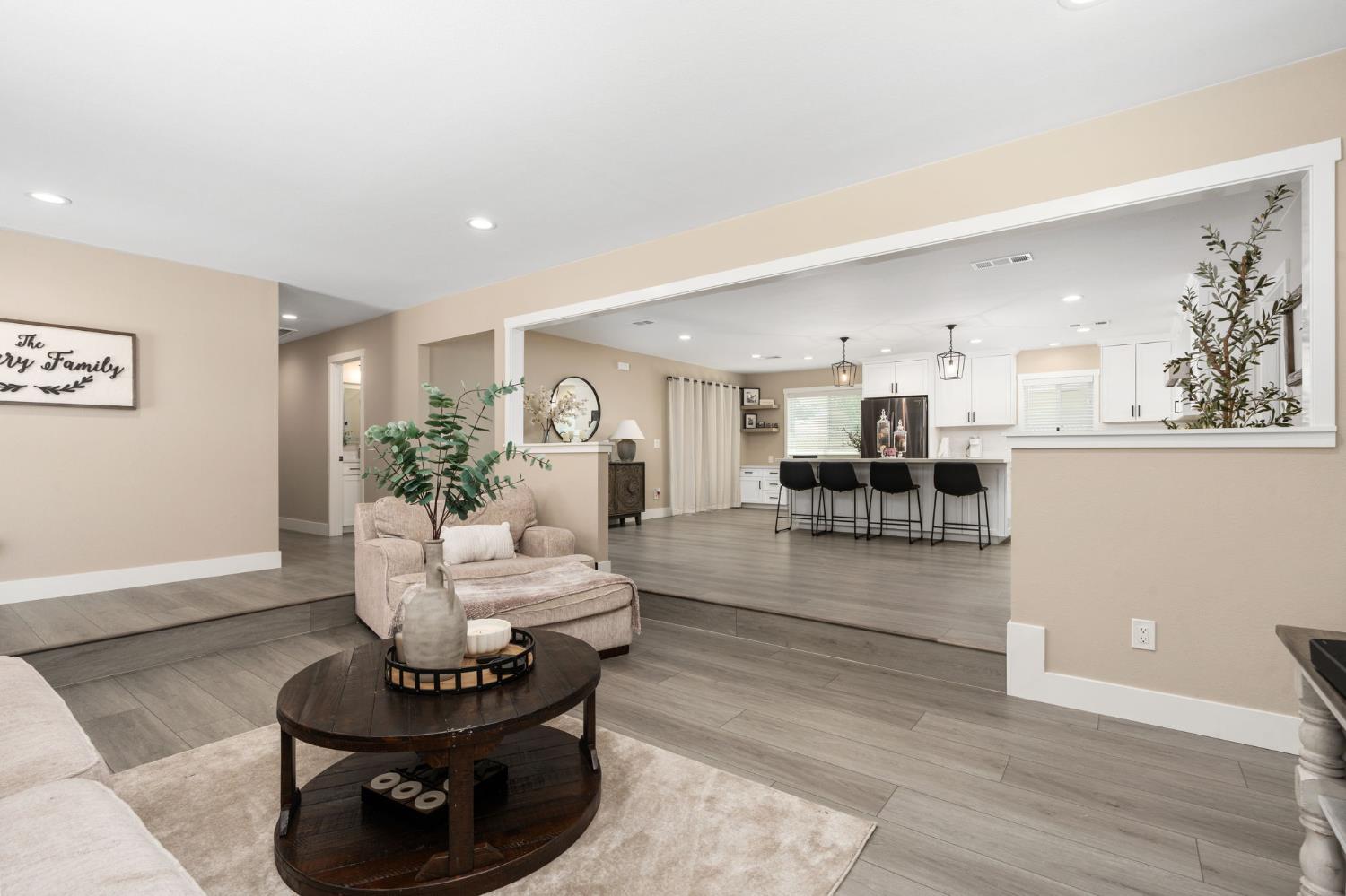 6220 S Clara Ave, Fresno, CA 93706