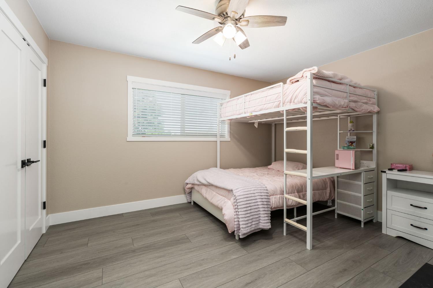 6220 S Clara Ave, Fresno, CA 93706