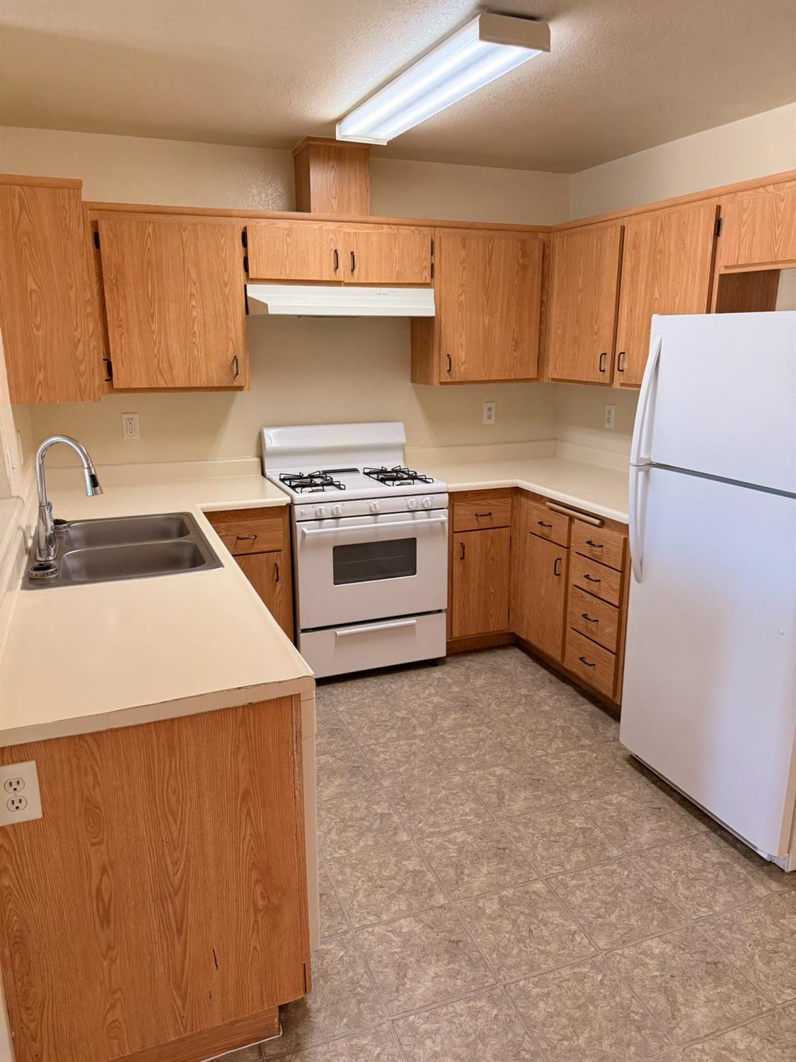 400 W Forest Ave, Coalinga, CA 93210