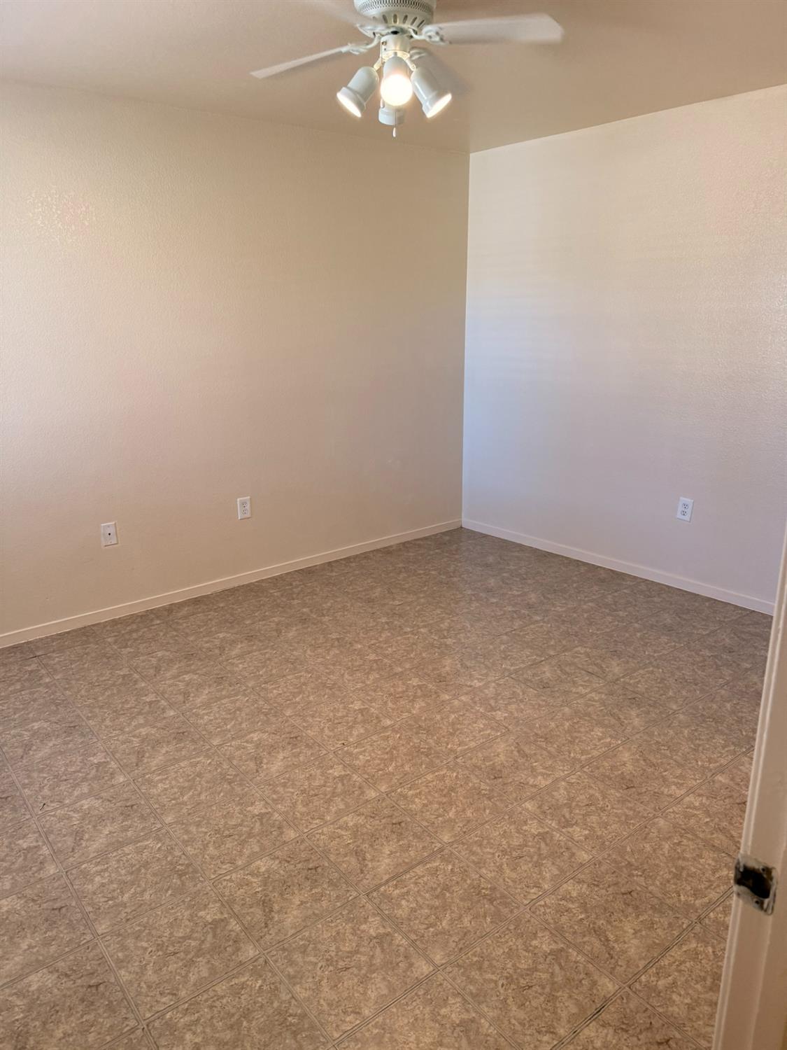 400 W Forest Ave, Coalinga, CA 93210