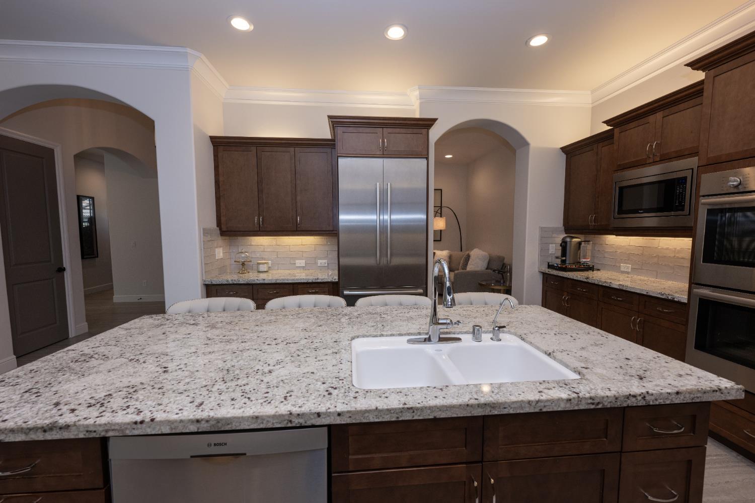 1863 E Calle Verde Way, Fresno, CA 93730