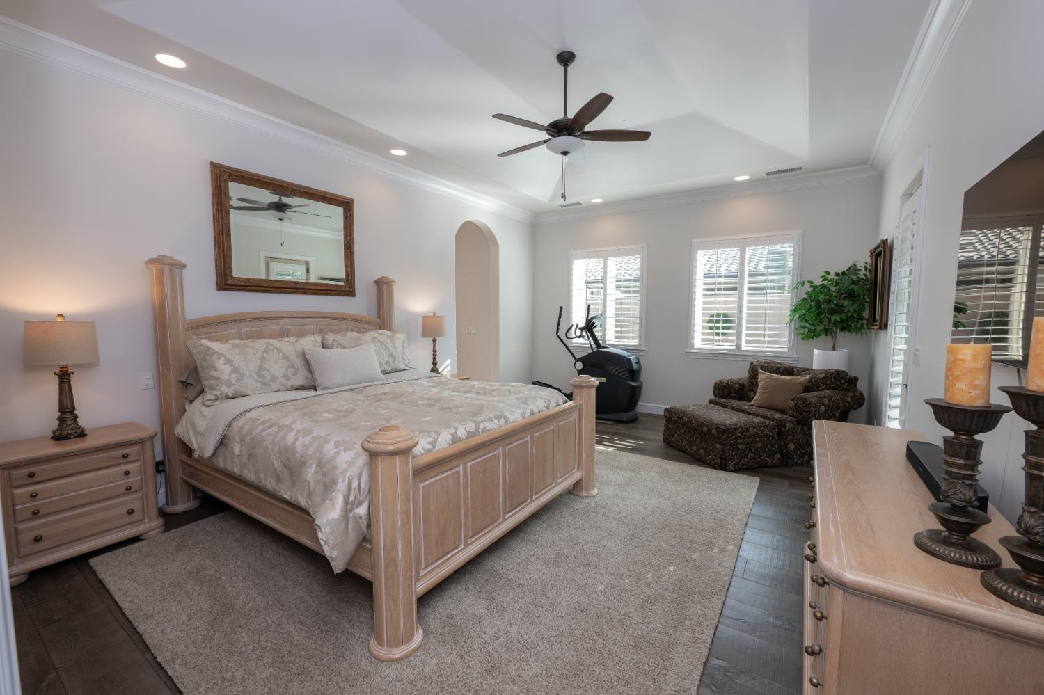 1863 E Calle Verde Way, Fresno, CA 93730
