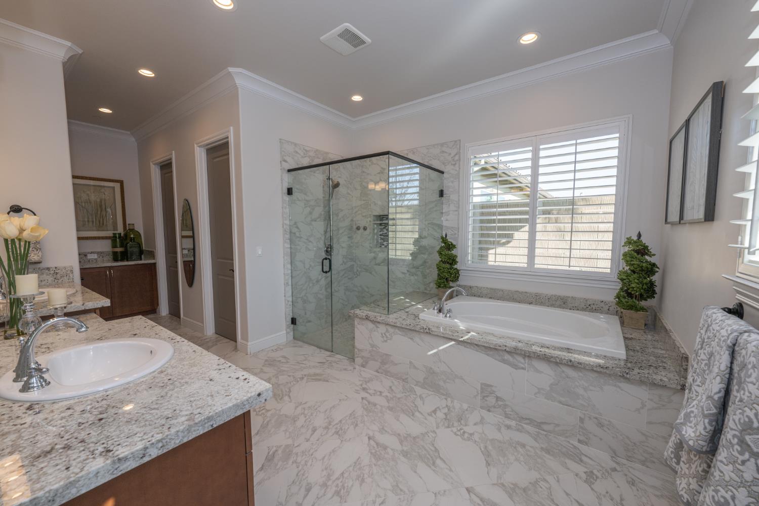 1863 E Calle Verde Way, Fresno, CA 93730