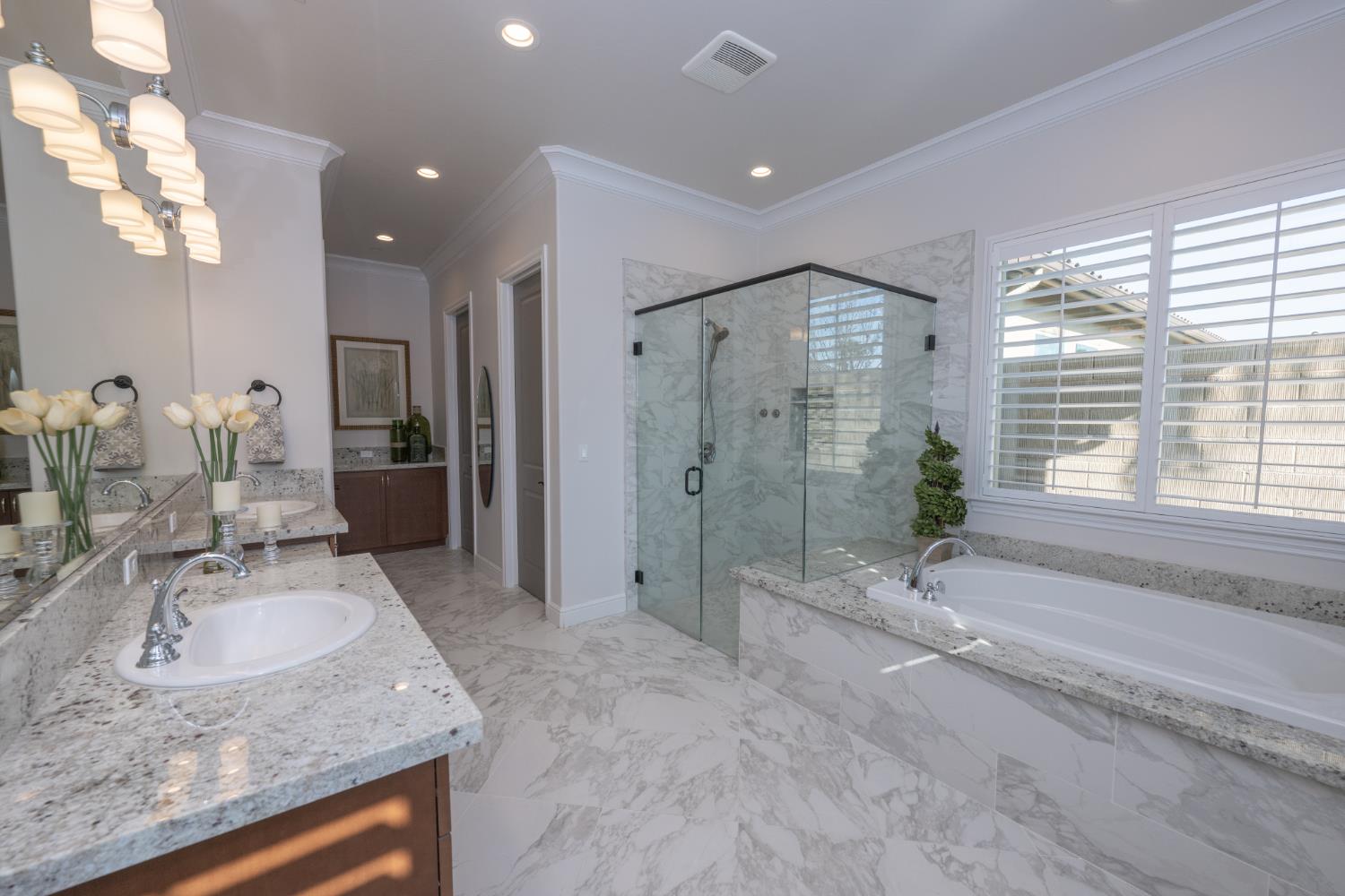 1863 E Calle Verde Way, Fresno, CA 93730