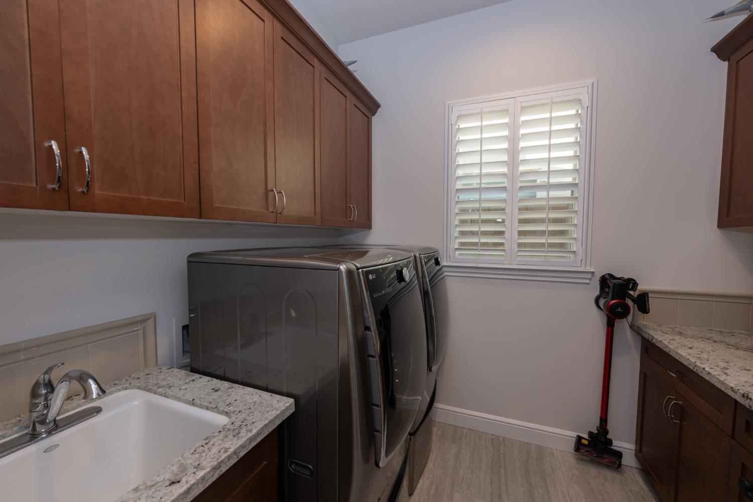 1863 E Calle Verde Way, Fresno, CA 93730