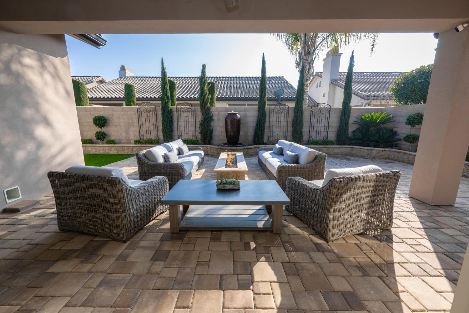 1863 E Calle Verde Way, Fresno, CA 93730