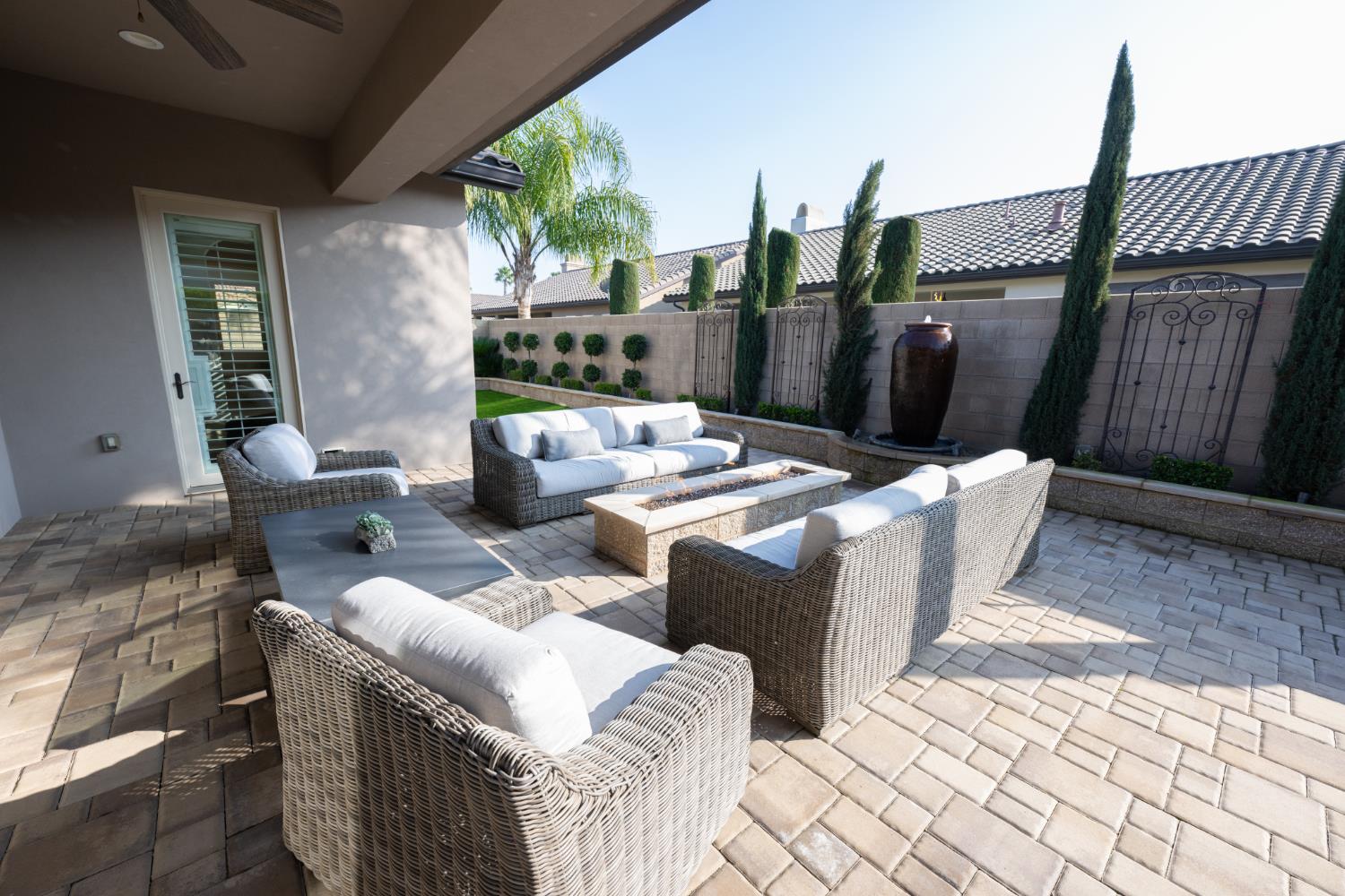 1863 E Calle Verde Way, Fresno, CA 93730