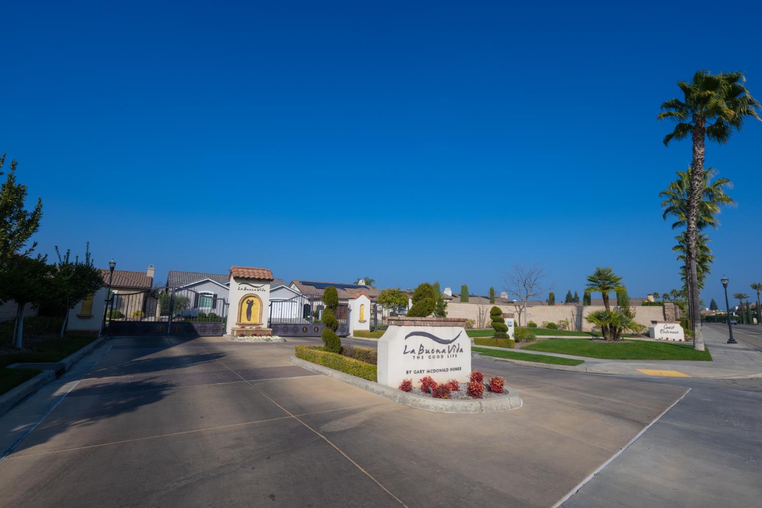 1863 E Calle Verde Way, Fresno, CA 93730