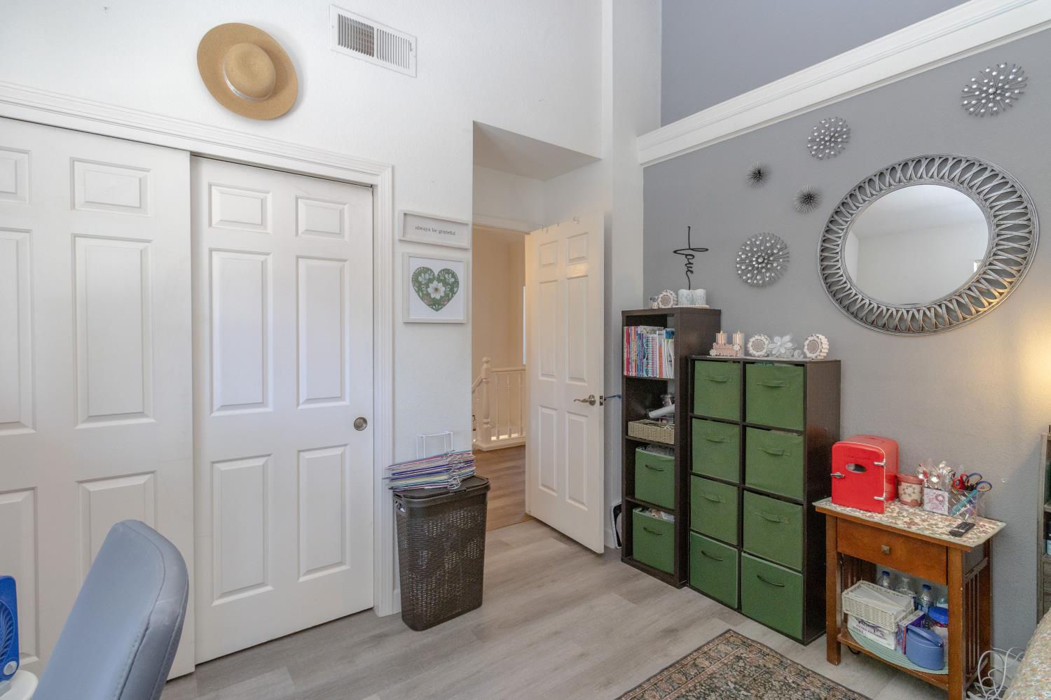 9152 N Woodlawn Dr, Fresno, CA 93720