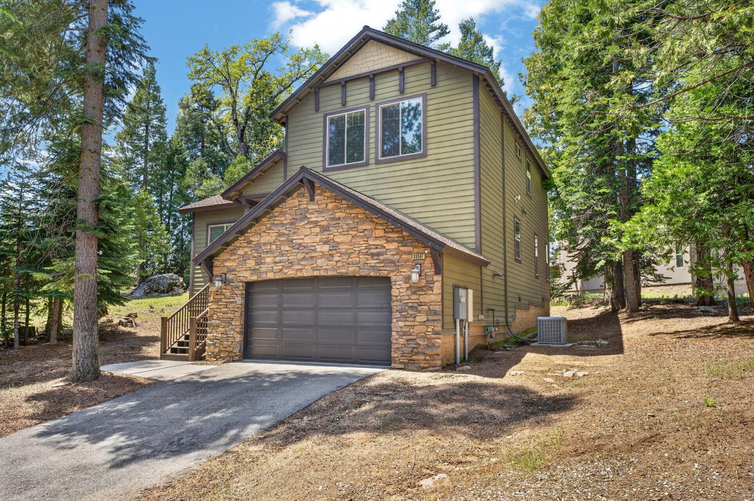 39597 Sunrock Ln, Shaver Lake, CA 93664
