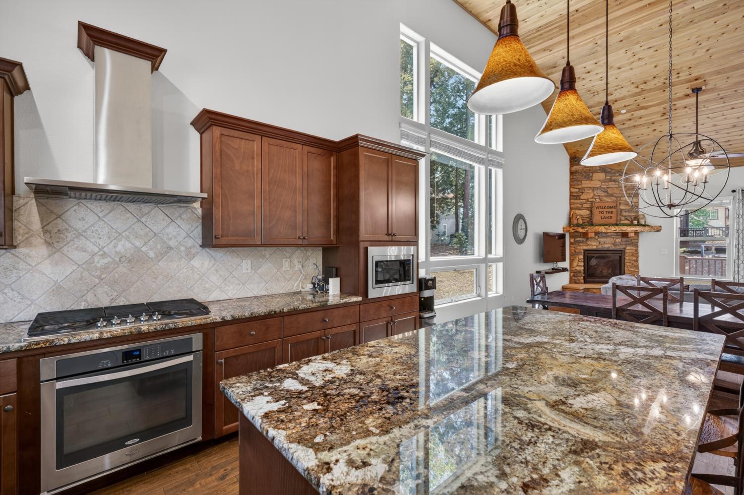39597 Sunrock Ln, Shaver Lake, CA 93664