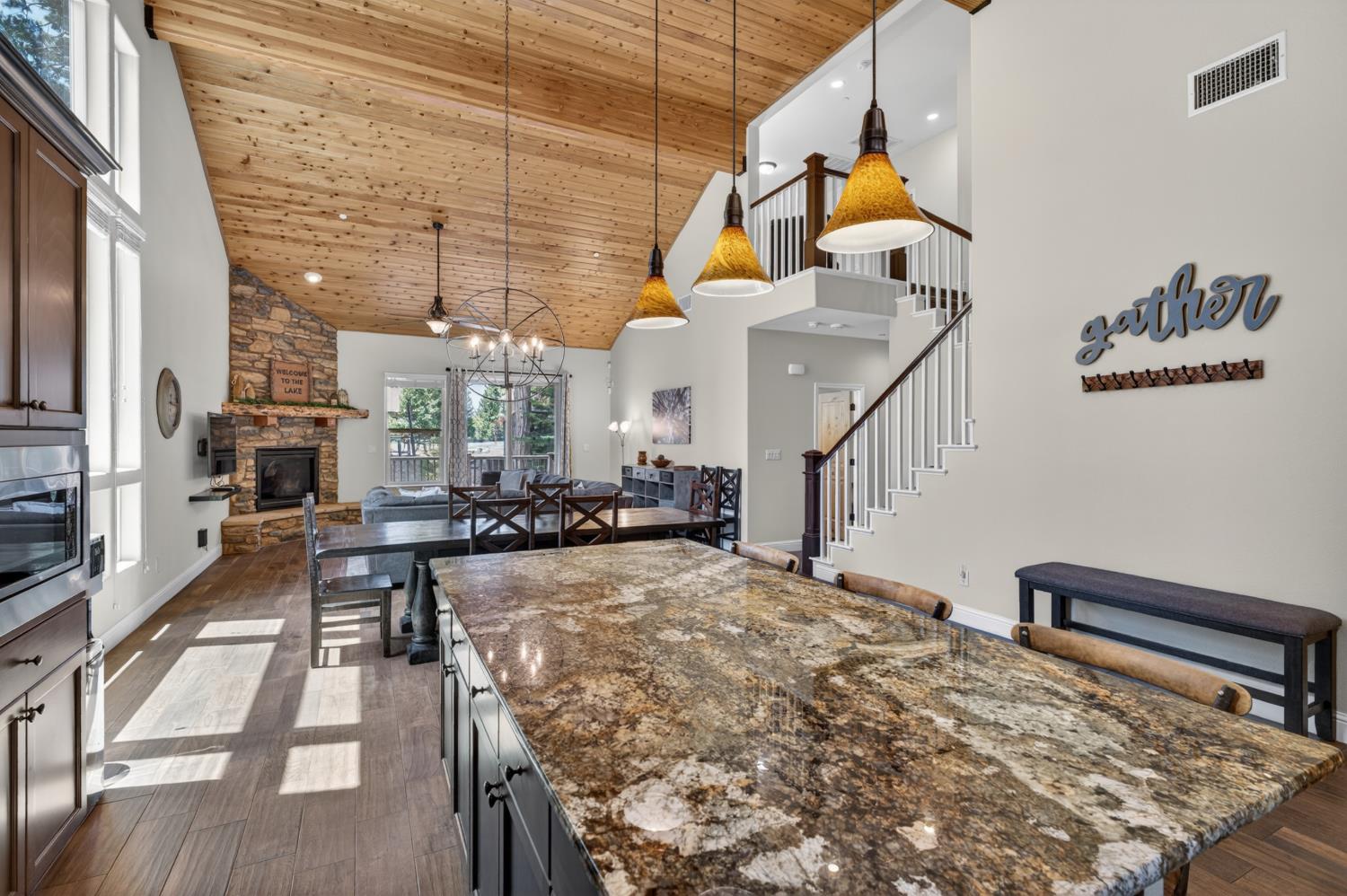 39597 Sunrock Ln, Shaver Lake, CA 93664
