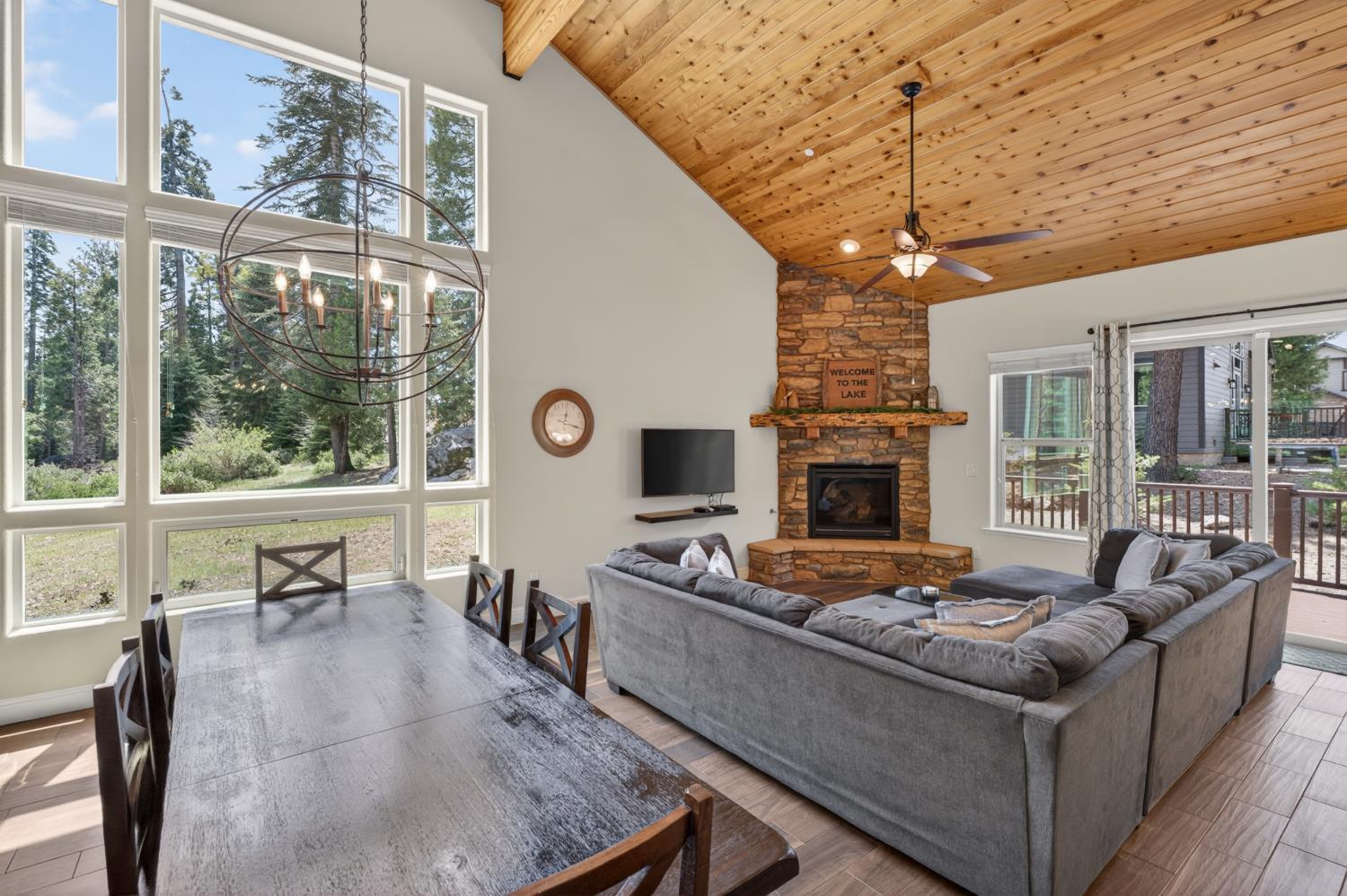 39597 Sunrock Ln, Shaver Lake, CA 93664
