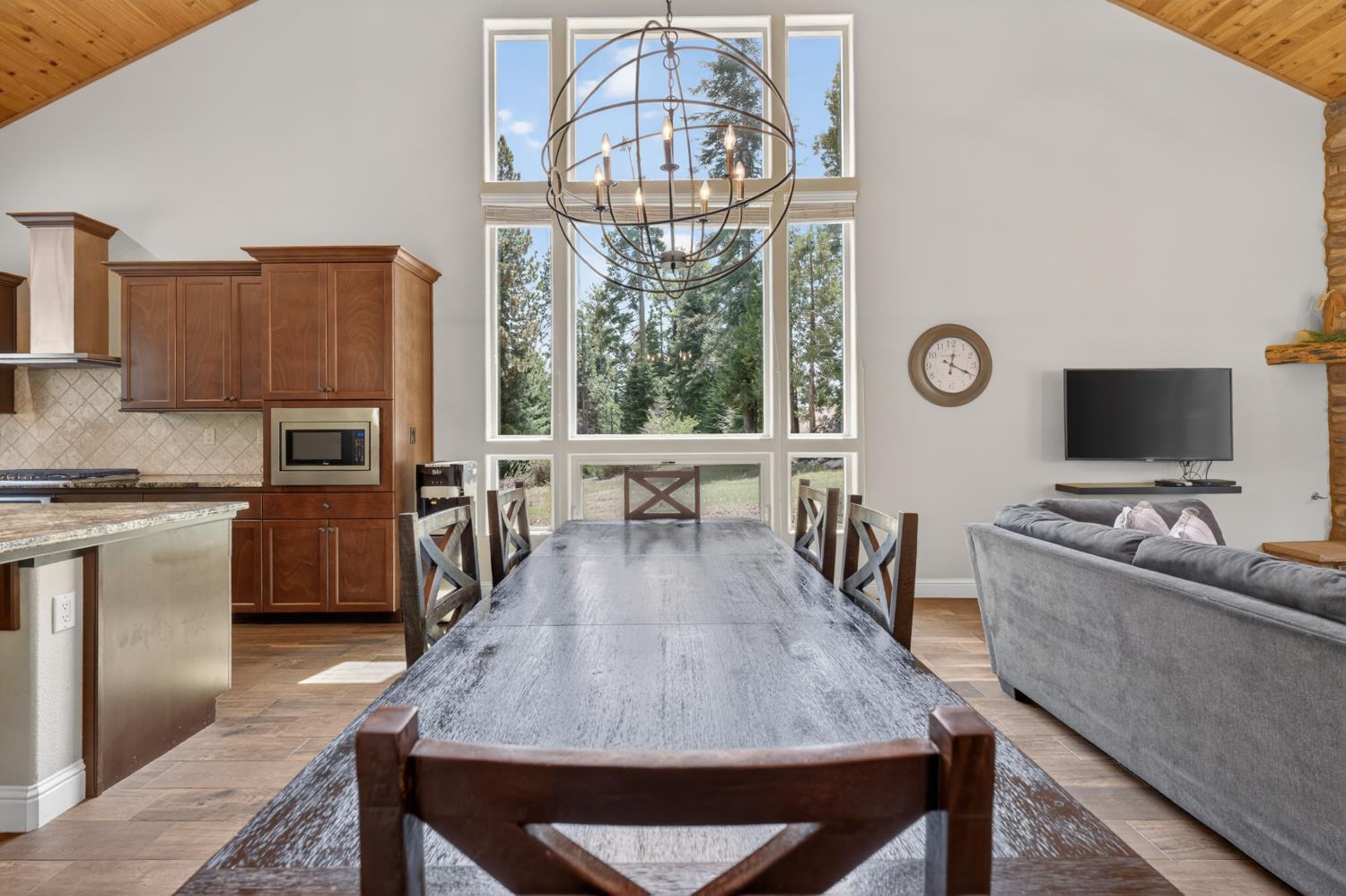 39597 Sunrock Ln, Shaver Lake, CA 93664