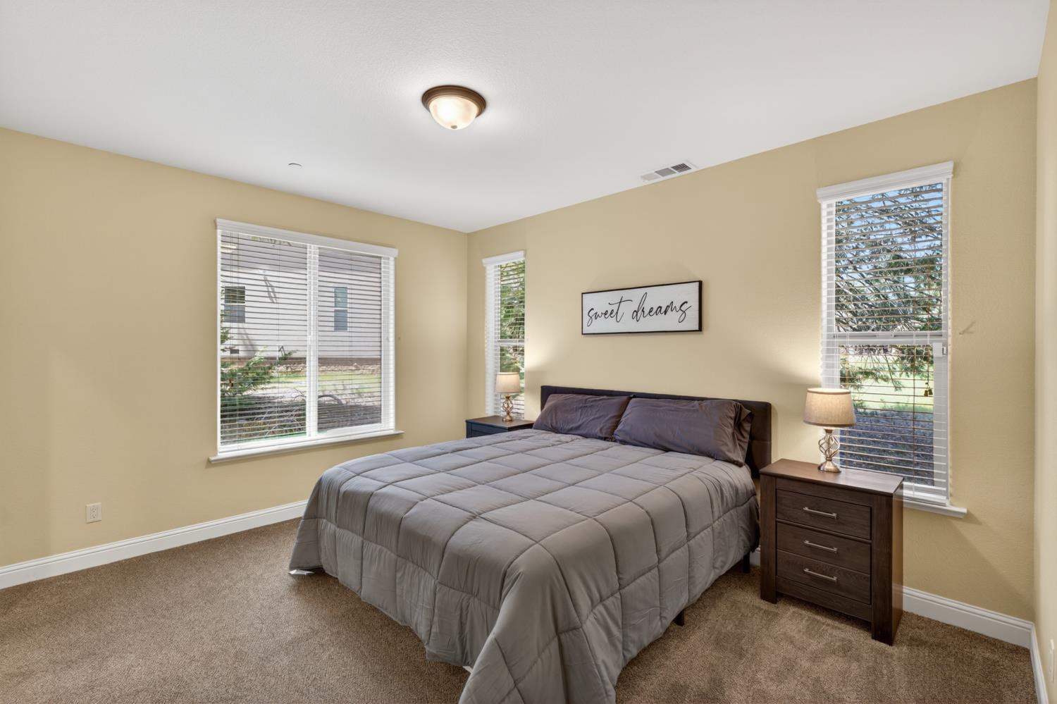 39597 Sunrock Ln, Shaver Lake, CA 93664