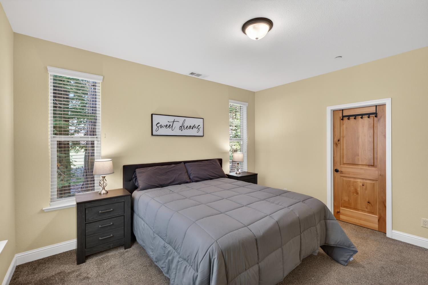 39597 Sunrock Ln, Shaver Lake, CA 93664