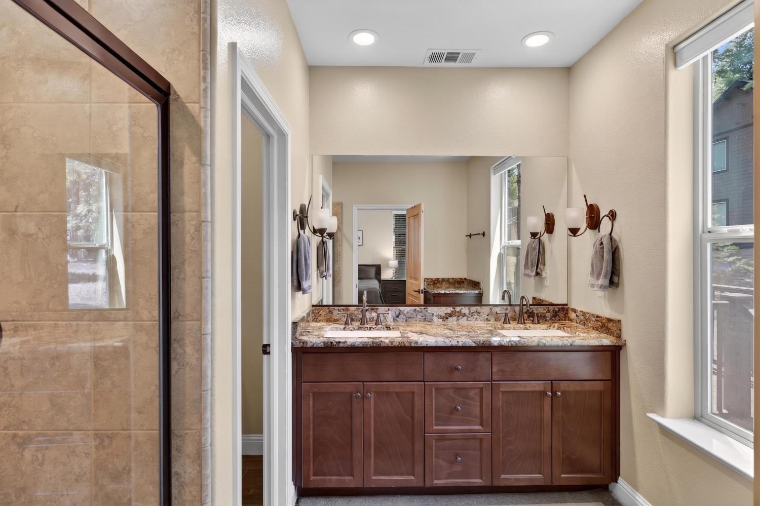 39597 Sunrock Ln, Shaver Lake, CA 93664