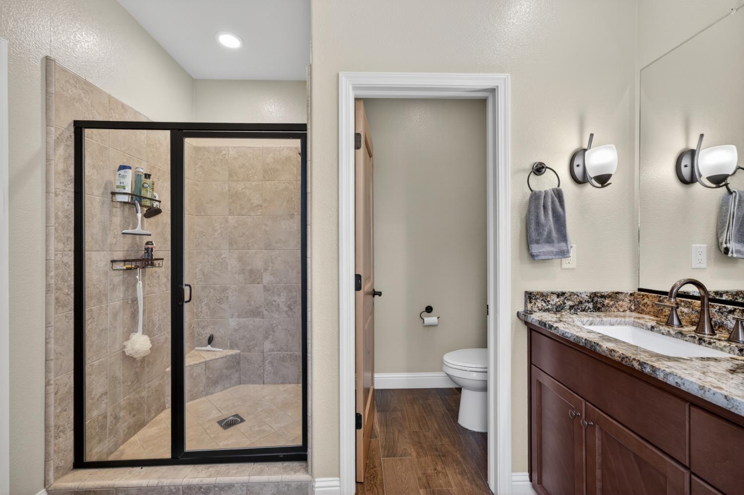 39597 Sunrock Ln, Shaver Lake, CA 93664
