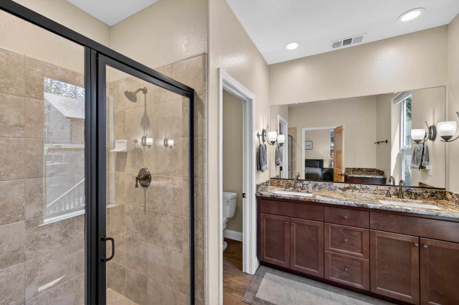 39597 Sunrock Ln, Shaver Lake, CA 93664