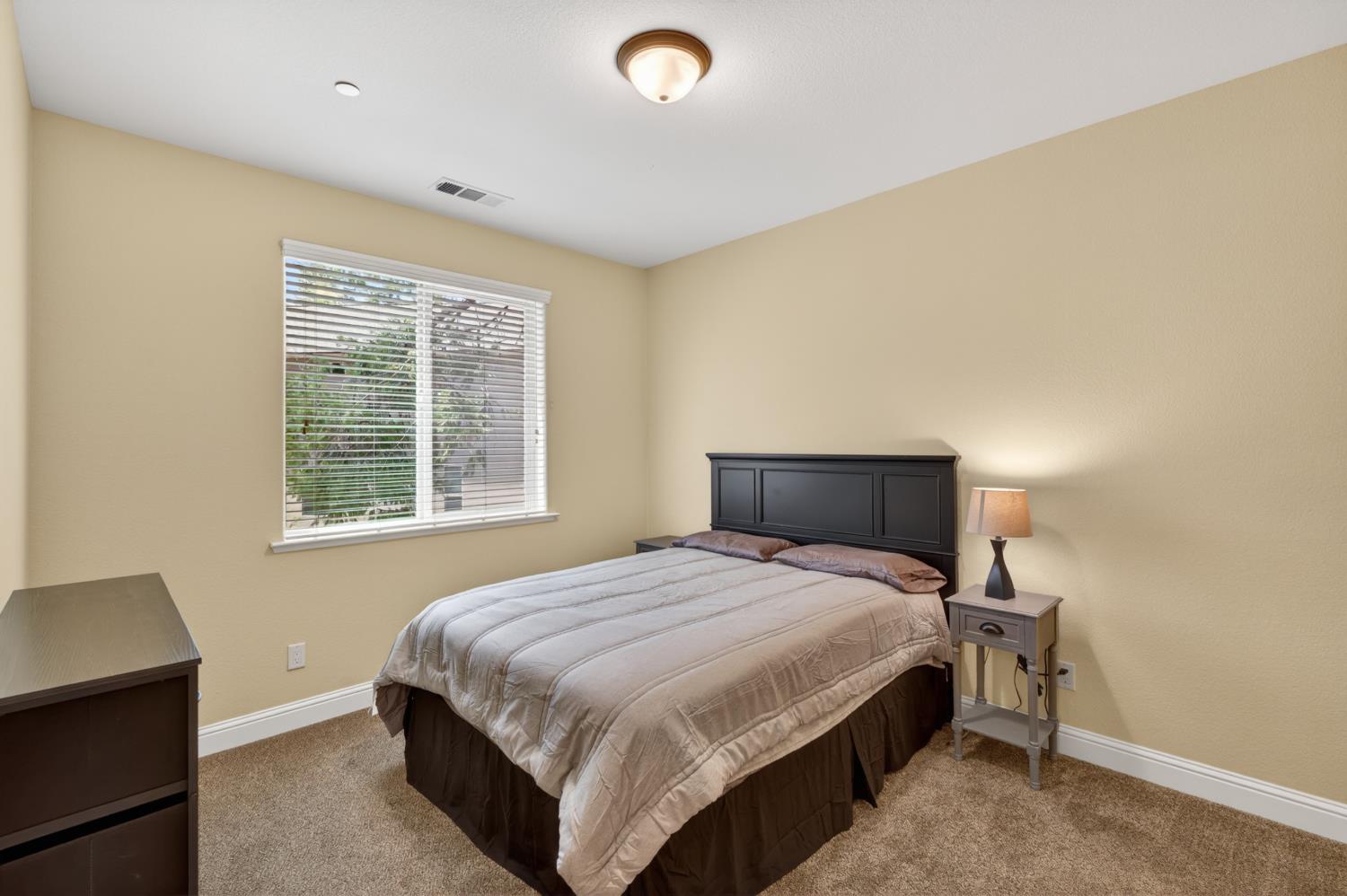 39597 Sunrock Ln, Shaver Lake, CA 93664