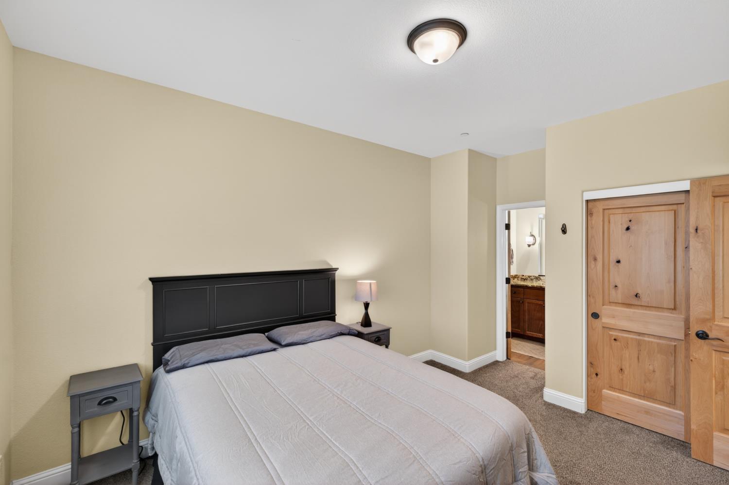 39597 Sunrock Ln, Shaver Lake, CA 93664