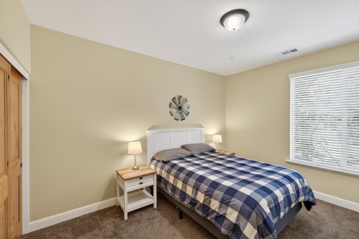 39597 Sunrock Ln, Shaver Lake, CA 93664