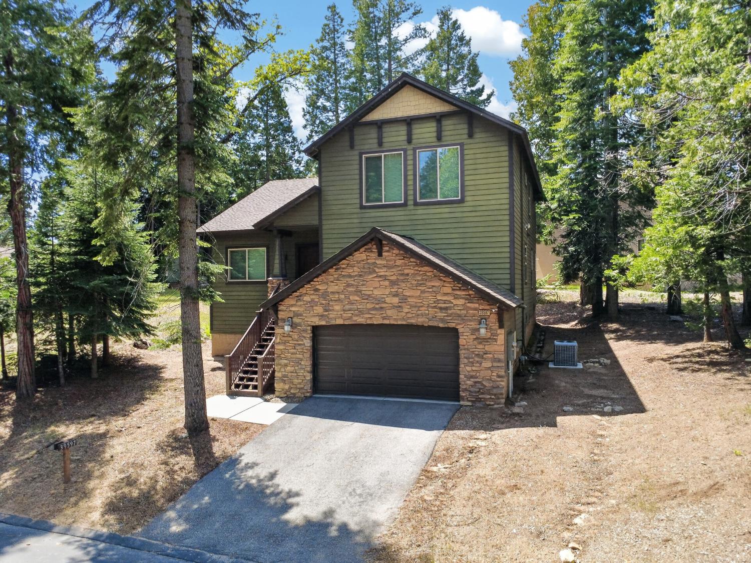 39597 Sunrock Ln, Shaver Lake, CA 93664