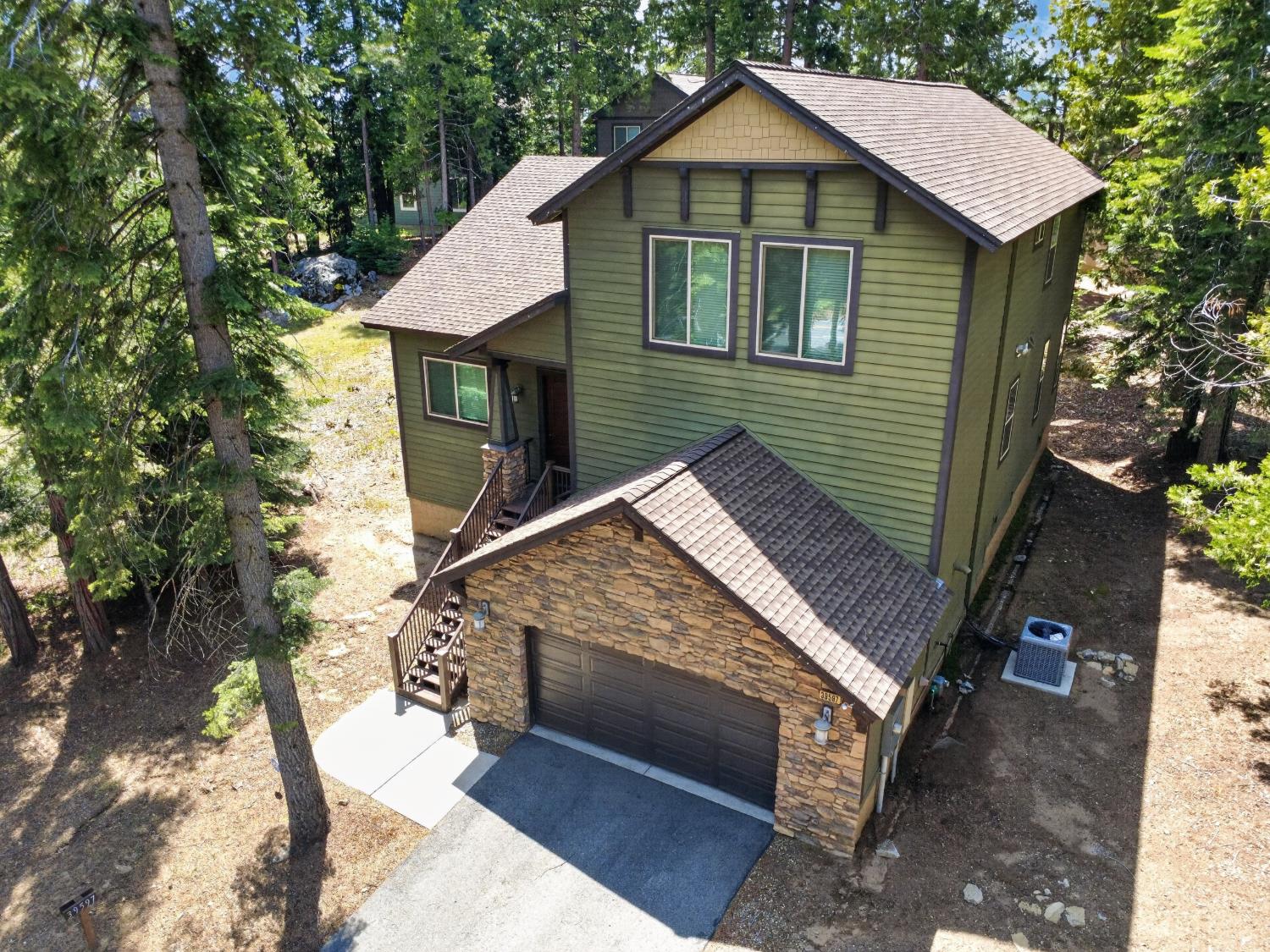 39597 Sunrock Ln, Shaver Lake, CA 93664